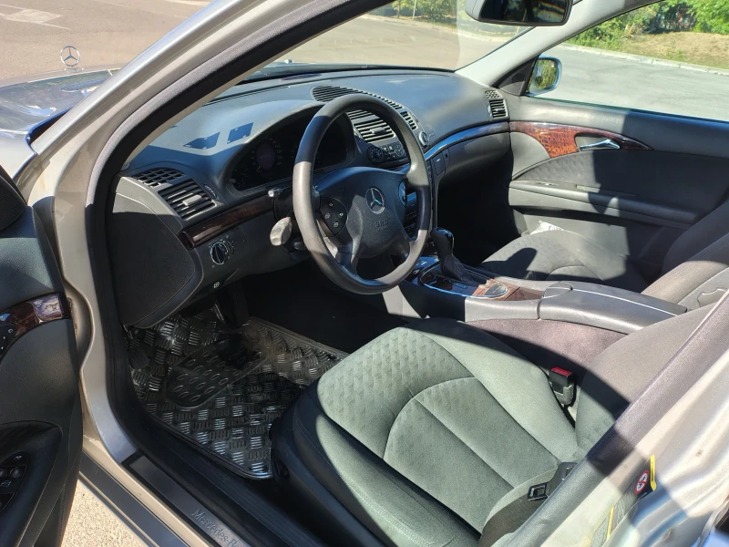 Mercedes-Benz E 240 E 240 T 4 matic, снимка 5 - Автомобили и джипове - 52295937