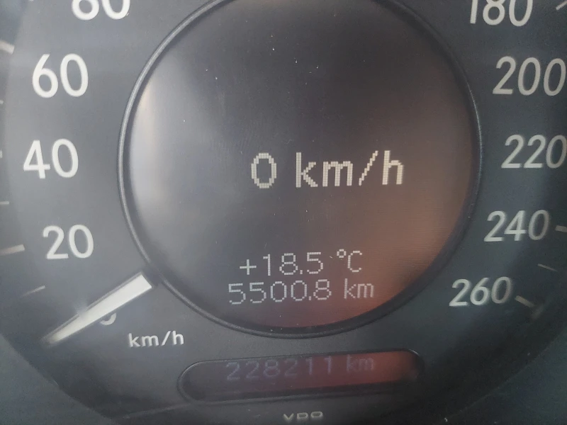 Mercedes-Benz E 220 CDI 150ps 6ck OM646, снимка 10 - Автомобили и джипове - 51836254