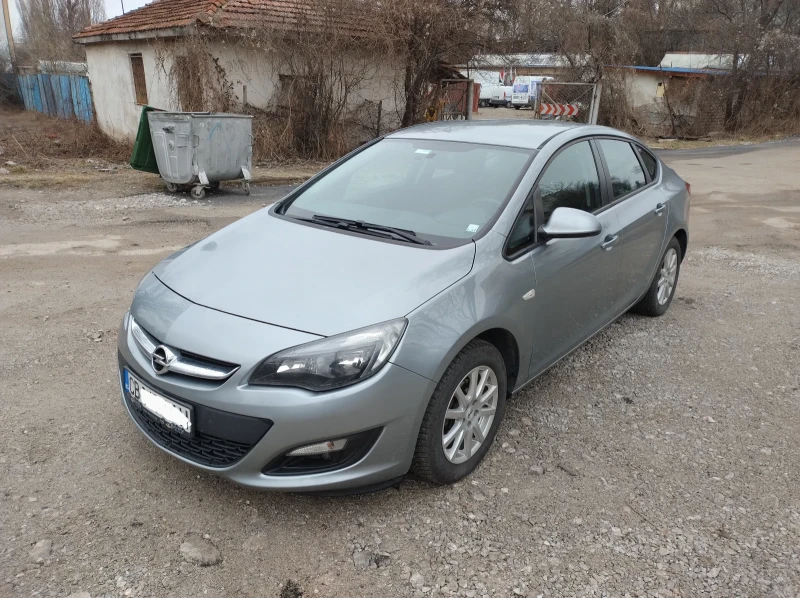 Opel Astra J 1.6 LPG, снимка 5 - Автомобили и джипове - 52680711