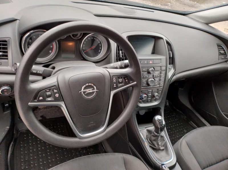 Opel Astra J 1.6 LPG, снимка 7 - Автомобили и джипове - 52680711