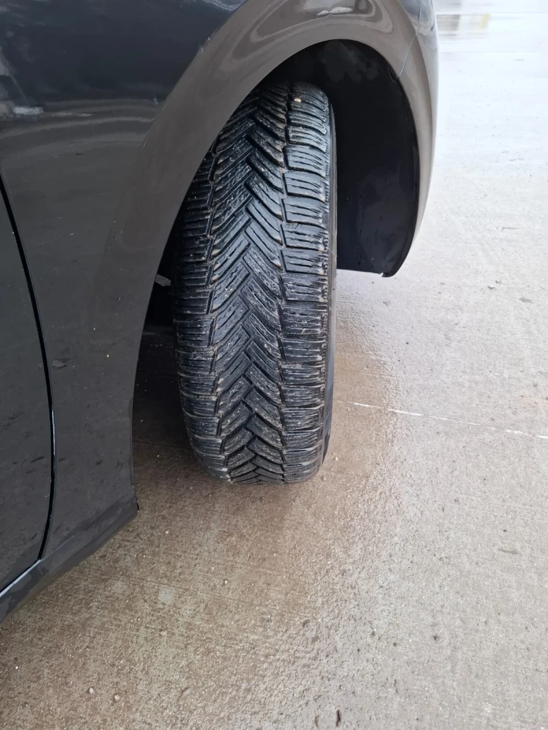 Peugeot 208 1.4Hdi, снимка 14 - Автомобили и джипове - 53405623