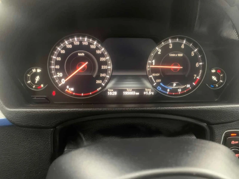 BMW 330 330i xDrive  CARFAX, снимка 8 - Автомобили и джипове - 53570147