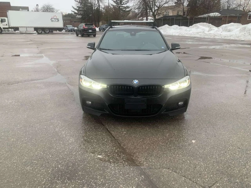 BMW 330 330i xDrive  CARFAX, снимка 6 - Автомобили и джипове - 53570147
