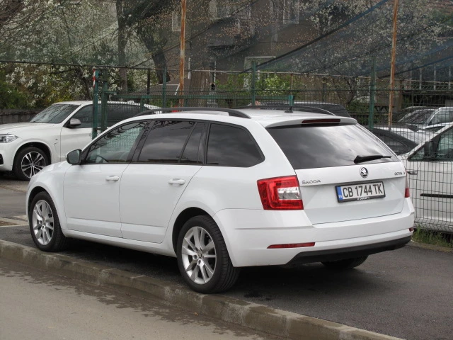 Skoda Octavia 2.0TDI Automatic, снимка 4 - Автомобили и джипове - 48753744