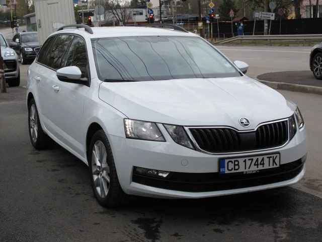 Skoda Octavia 2.0TDI Automatic, снимка 2 - Автомобили и джипове - 48753744