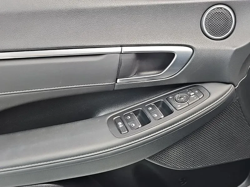 Hyundai Sonata 2.0 Premium, снимка 15 - Автомобили и джипове - 55938227