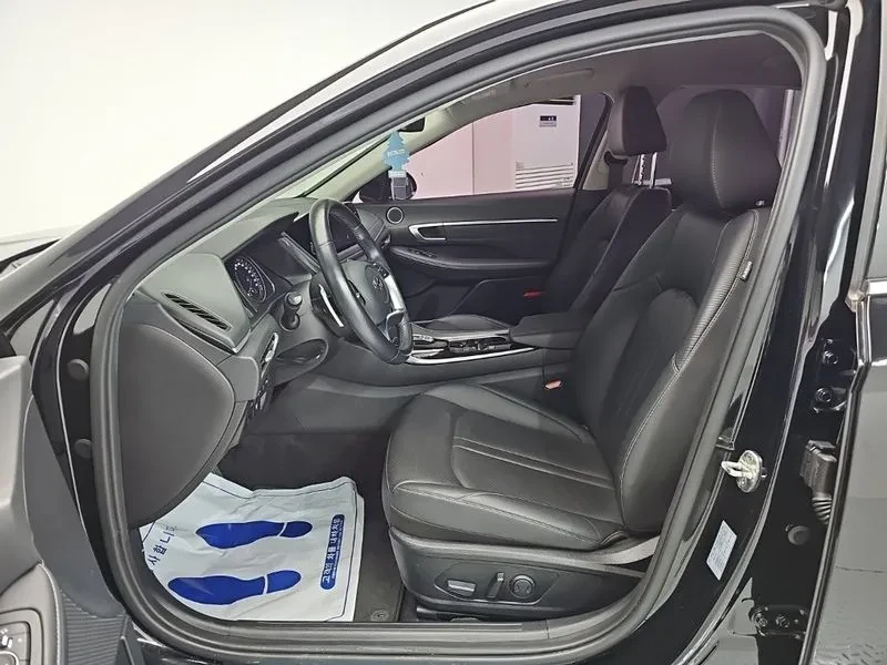 Hyundai Sonata 2.0 Premium, снимка 11 - Автомобили и джипове - 55938227
