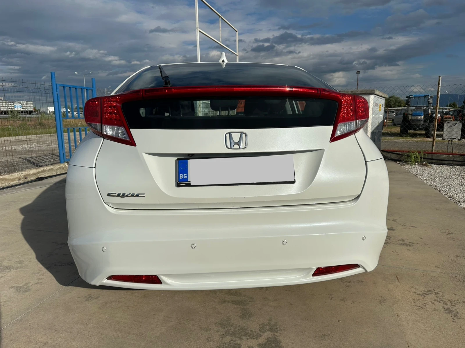 Honda Civic 1.8 i-VTEC Автоматик!!! - изображение 6