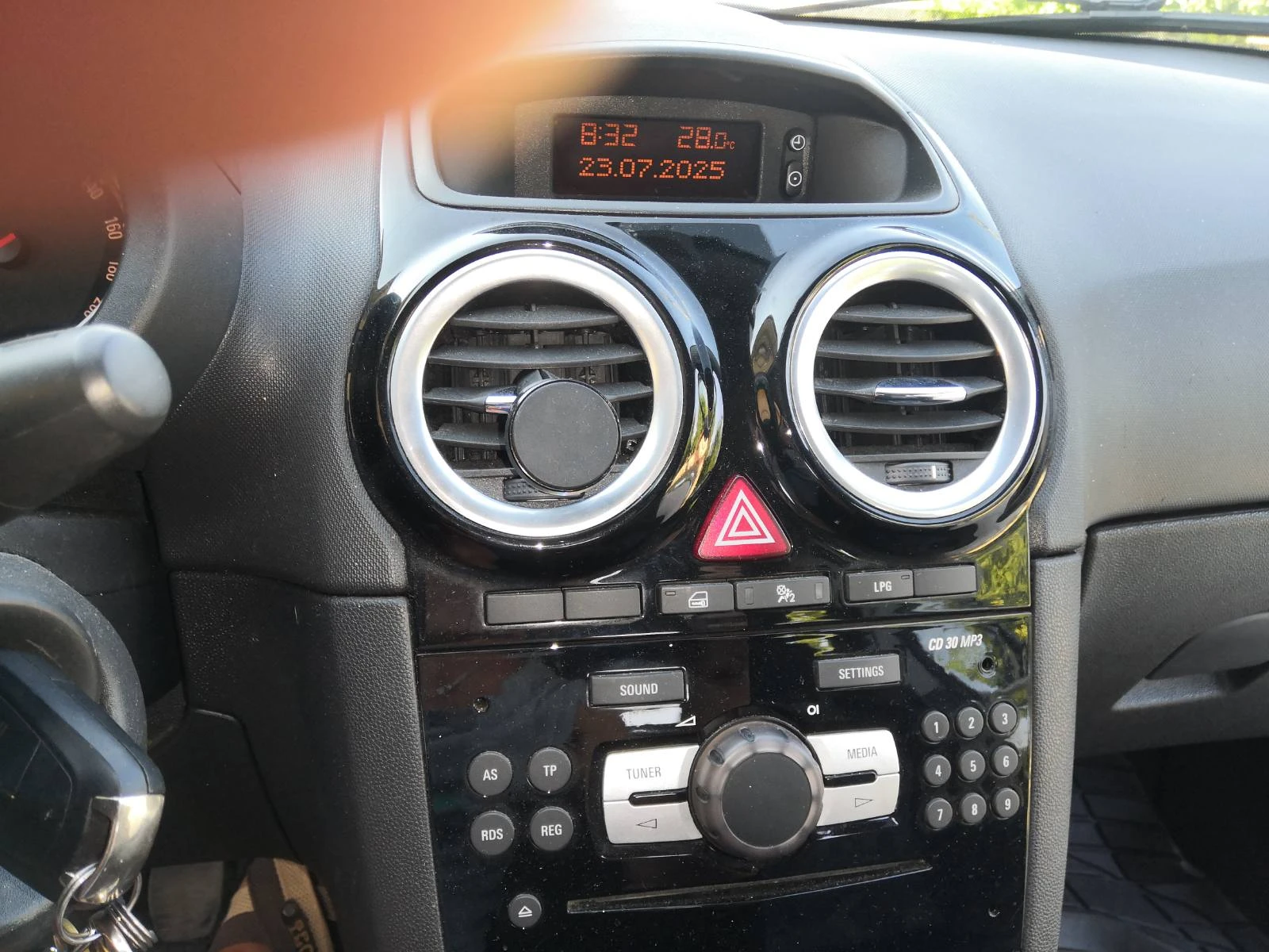 Opel Corsa D | Mobile.bg   11