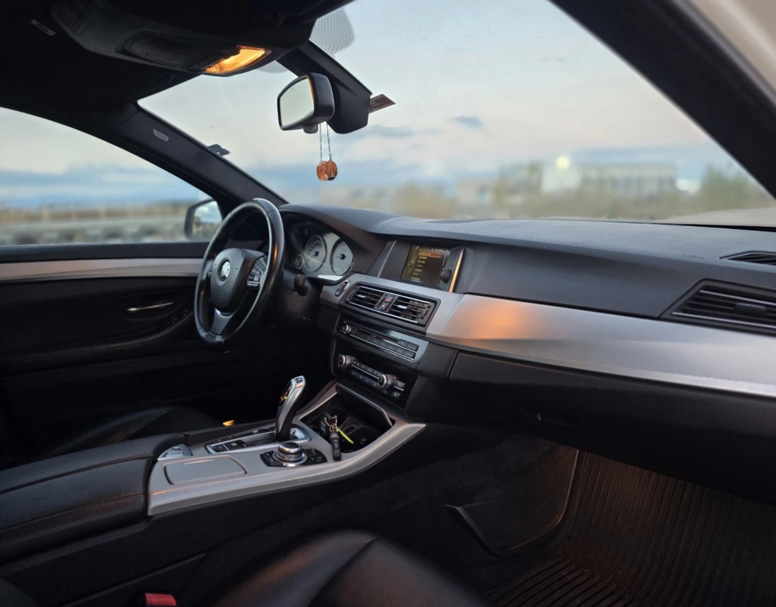 BMW 525 F11 Xdrive  - изображение 9