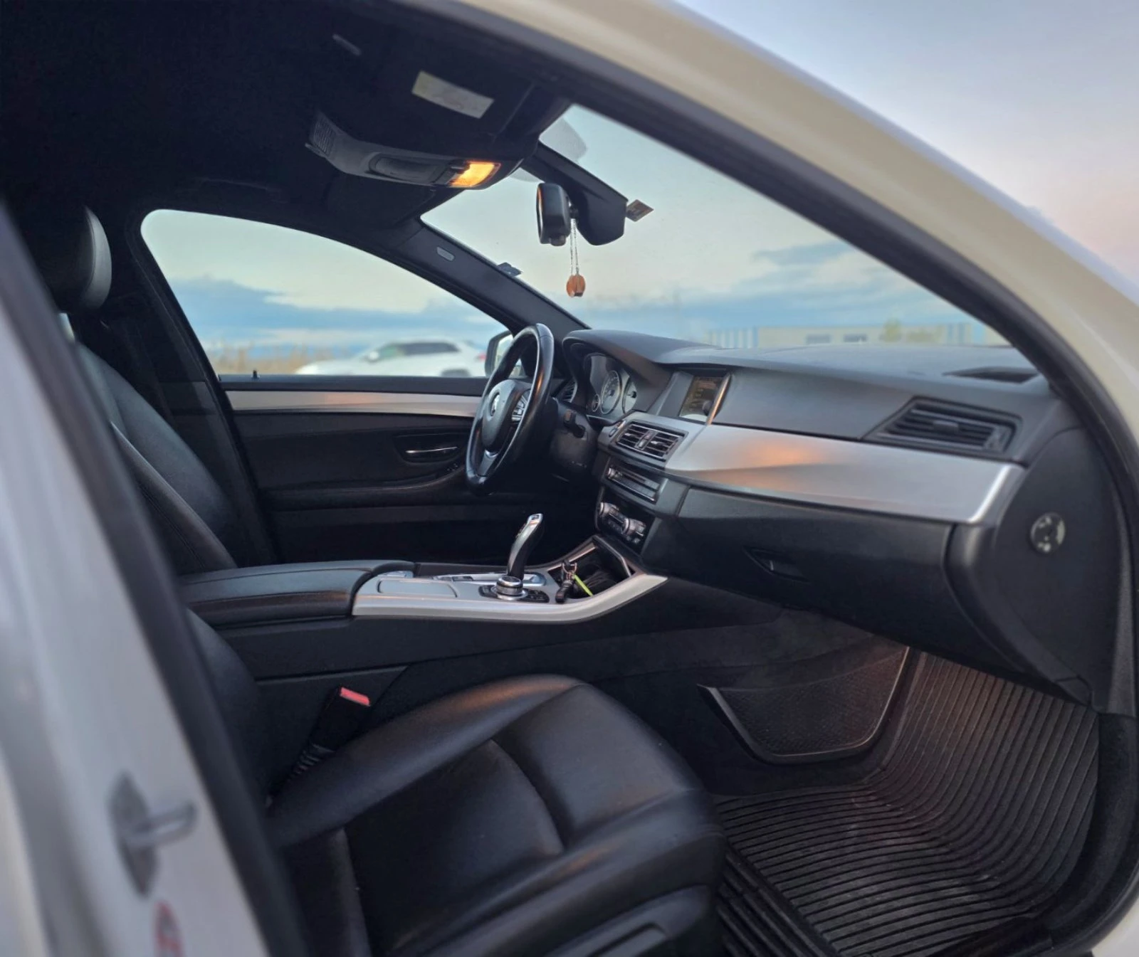 BMW 525 F11 Xdrive  - изображение 10