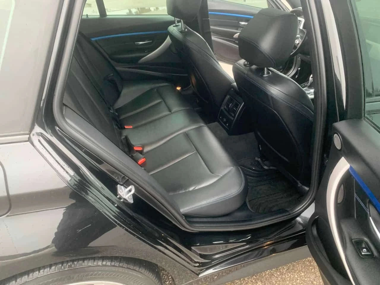 BMW 330 330i xDrive  CARFAX | Mobile.bg � ����������� 13