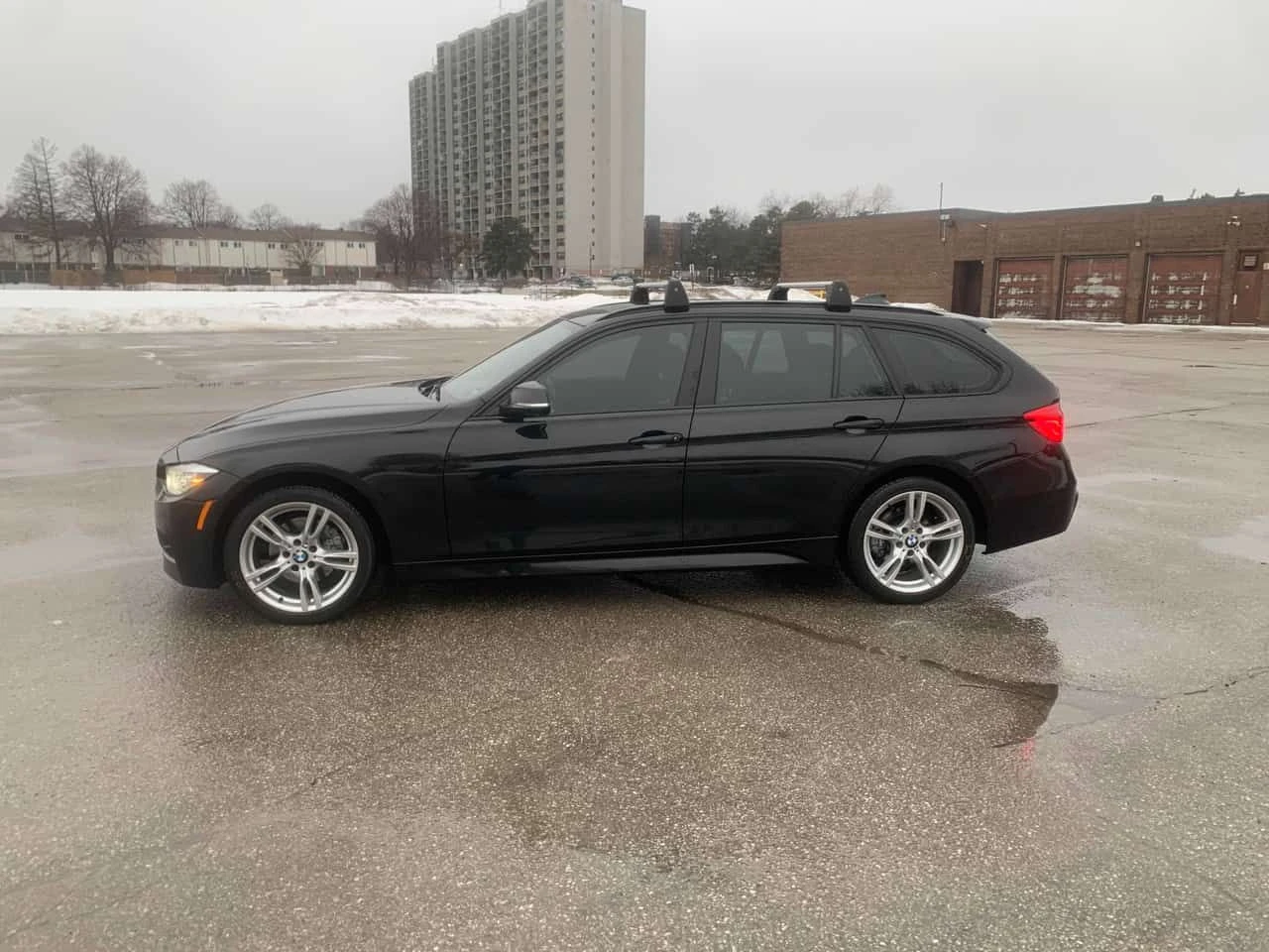 BMW 330 330i xDrive  CARFAX - изображение 2