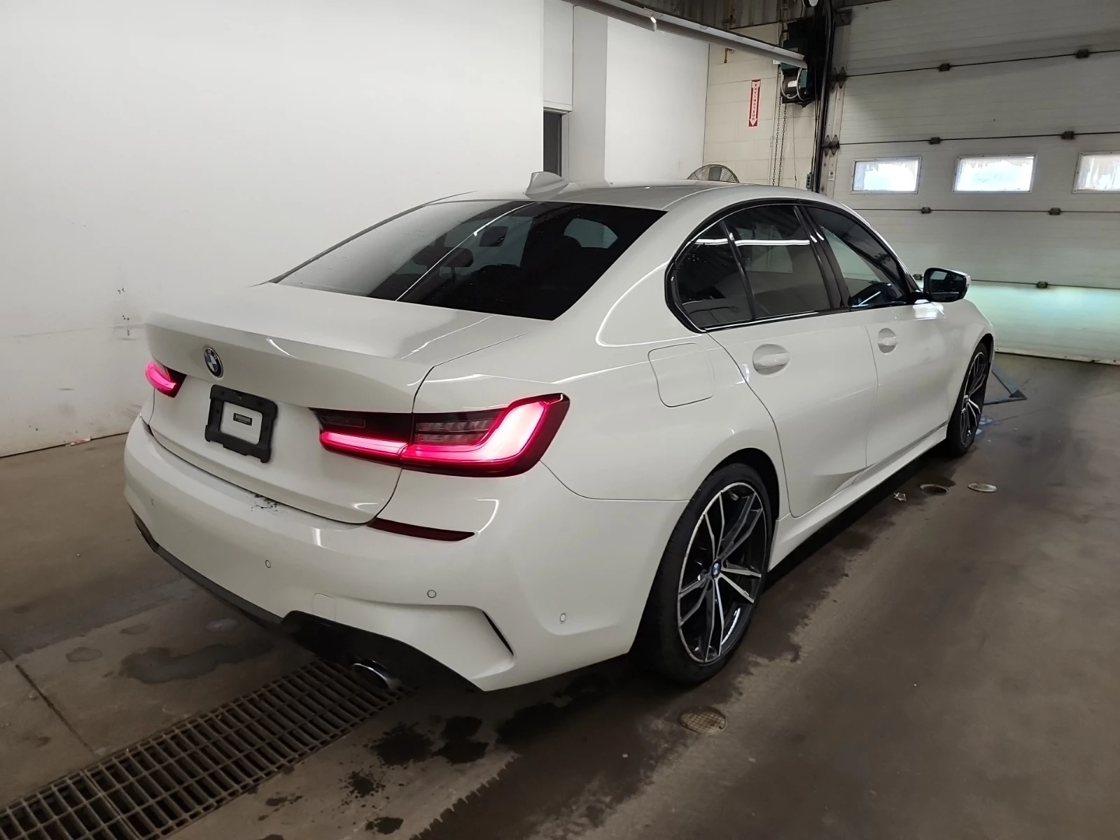 BMW 330 XDRIVE* * CARFAX * * АВТО КРЕДИТ * * , снимка 3 - Автомобили и джипове - 54071230