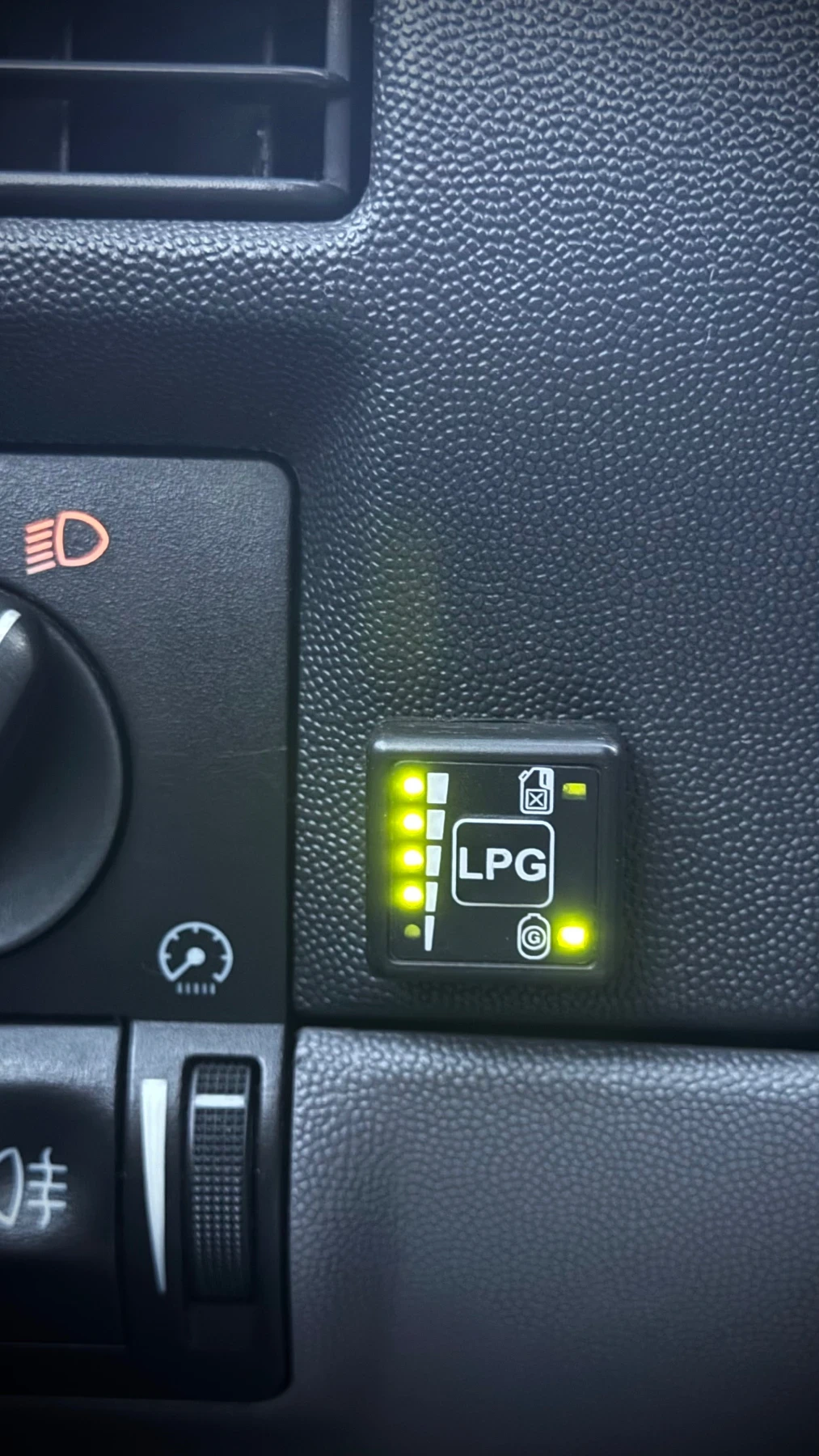 Opel Corsa 1.8 GSI, снимка 9 - Автомобили и джипове - 54181348