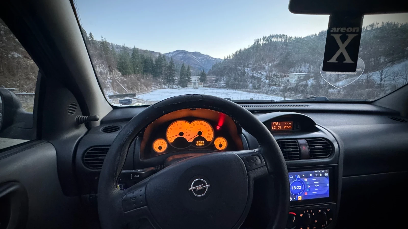 Opel Corsa 1.8 GSI, снимка 3 - Автомобили и джипове - 54181348