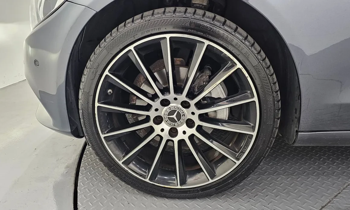 Mercedes-Benz C 200 2.0i 184hp, снимка 5 - Автомобили и джипове - 54293980