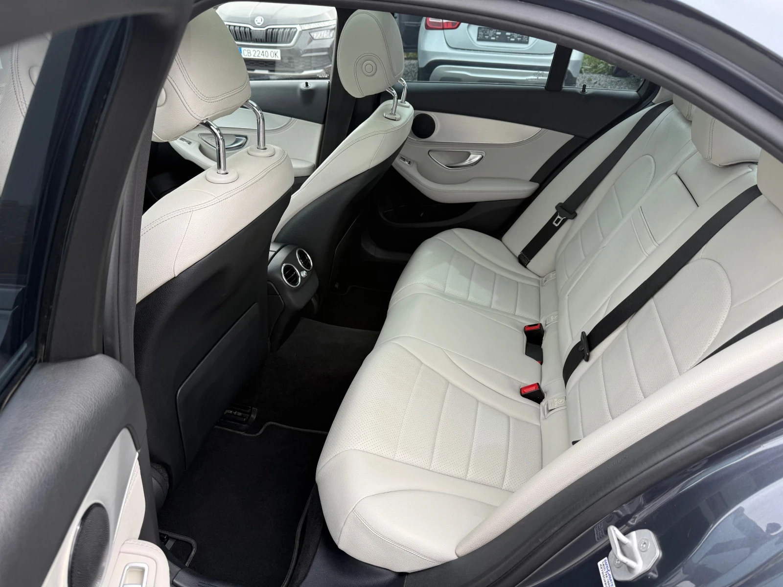 Mercedes-Benz C 300 (241 кс) 4MATIC 7G-TRONIC PLUS / 114 000 km./EU6, снимка 13 - Автомобили и джипове - 54496651