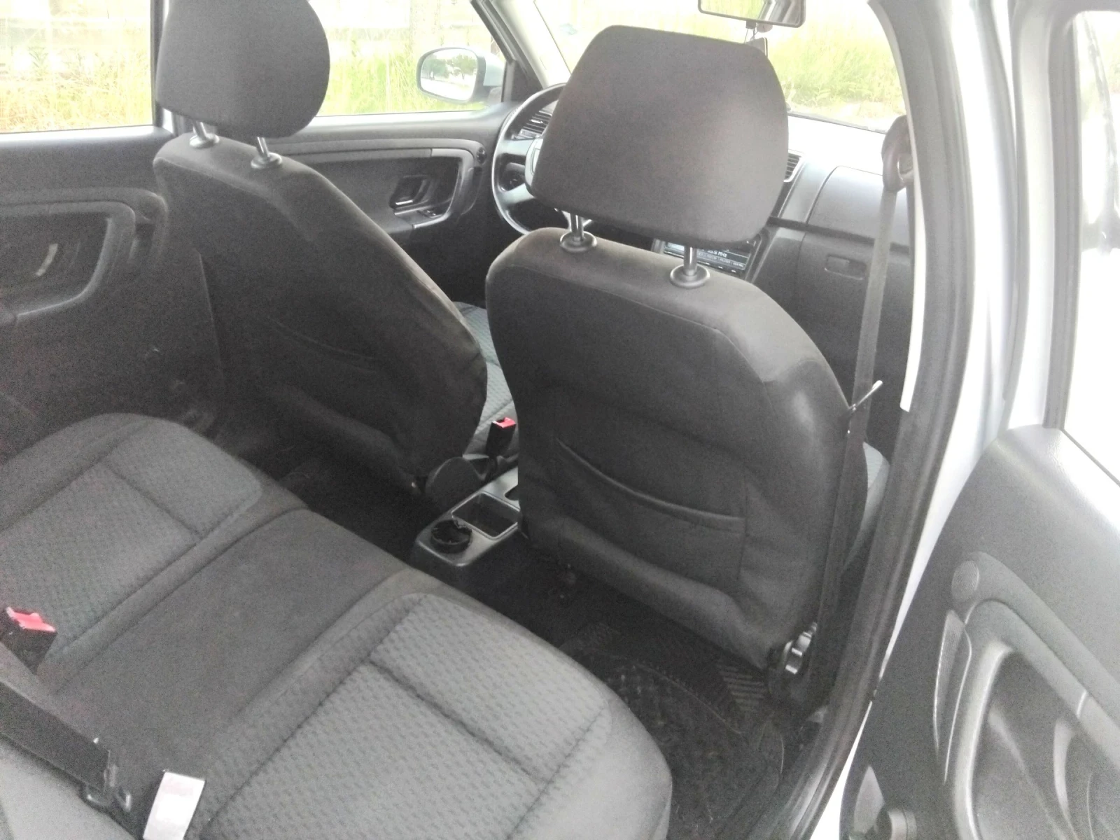 Skoda Fabia 1.2i.65k + КЛИМА + ГАЗОВ ИНЖЕКЦИОН. 2012г , снимка 10 - Автомобили и джипове - 54933341