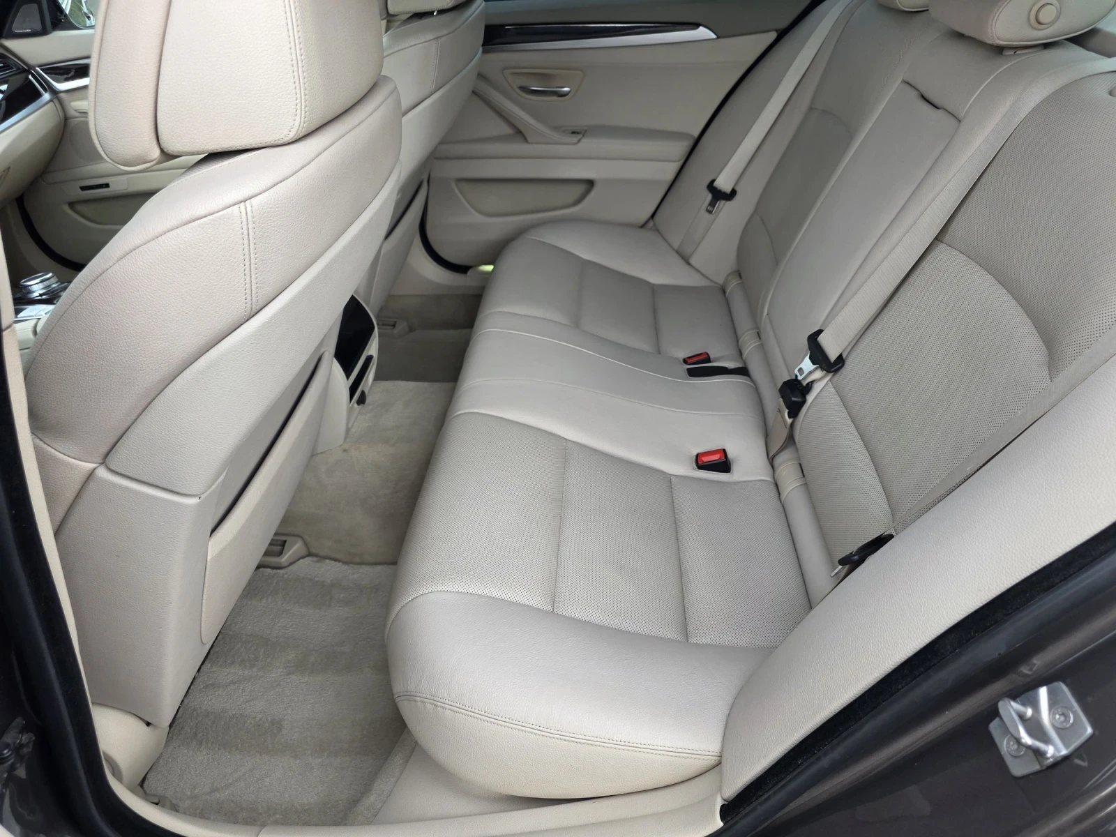 BMW 530 M-pack/Вакум/Обдухване/Подгрев, снимка 14 - Автомобили и джипове - 55067719