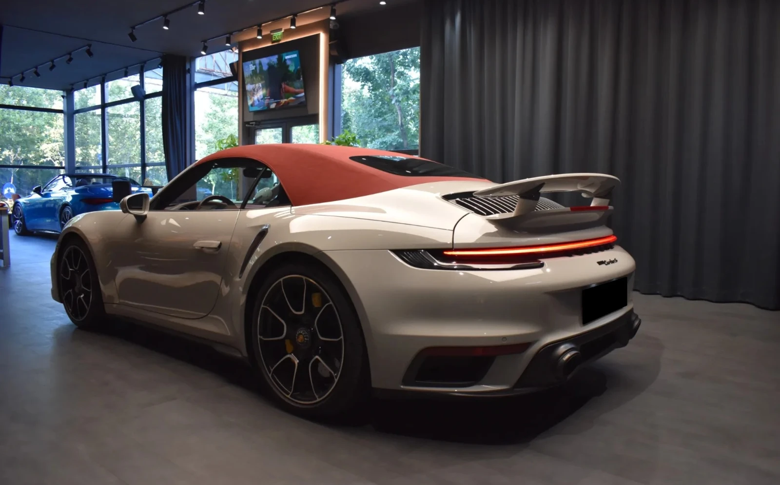 Porsche 911 Turbo S Akrapovic, снимка 2 - Автомобили и джипове - 55637768