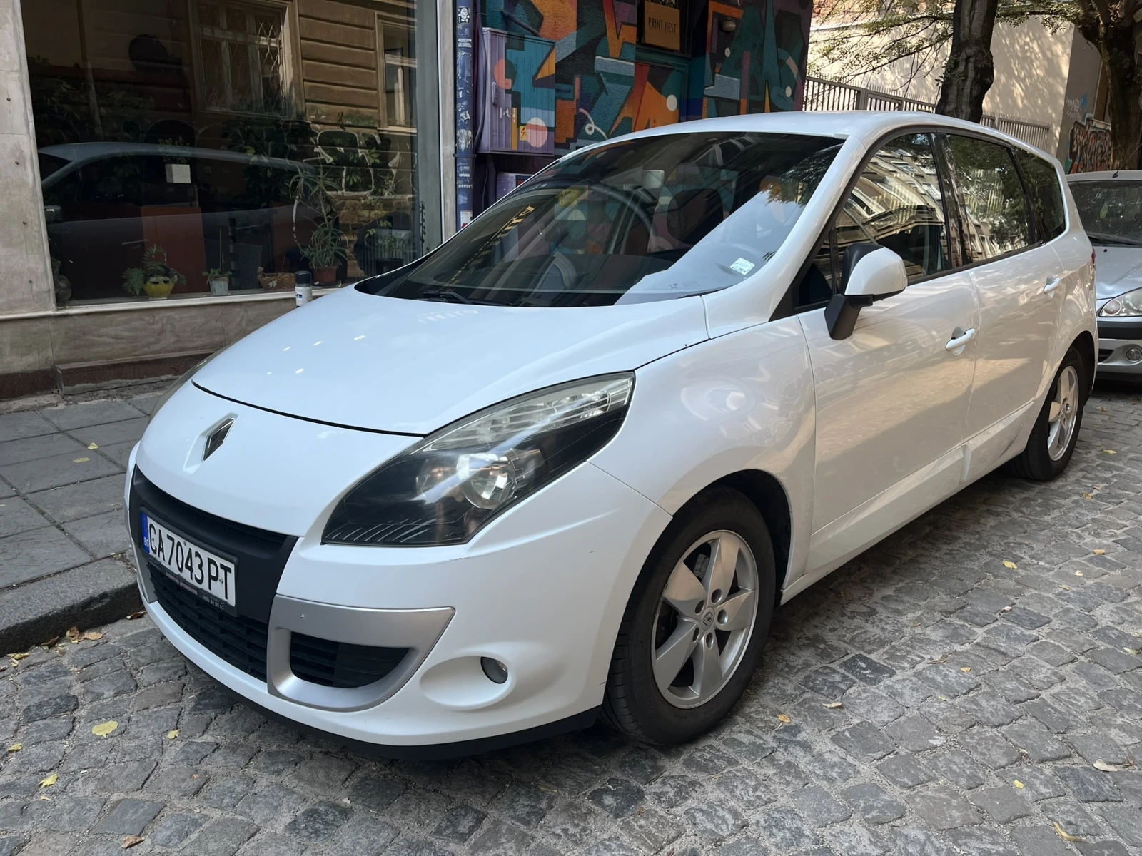 Renault Grand scenic, снимка 3 - Автомобили и джипове - 55891063