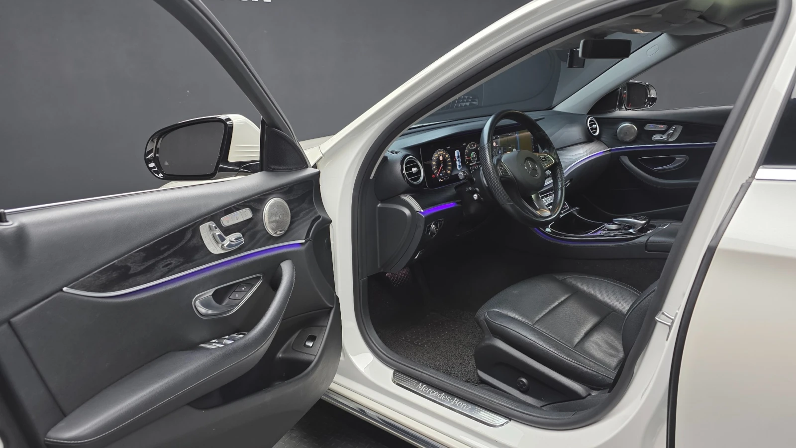 Mercedes-Benz E 300 2.0 Avantgarde, 360-cam, Обдух., снимка 8 - Автомобили и джипове - 56173005