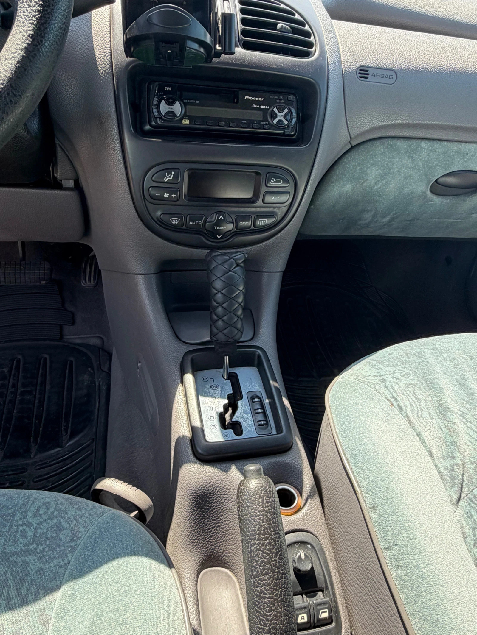 Peugeot 206, снимка 8 - Автомобили и джипове - 56258708