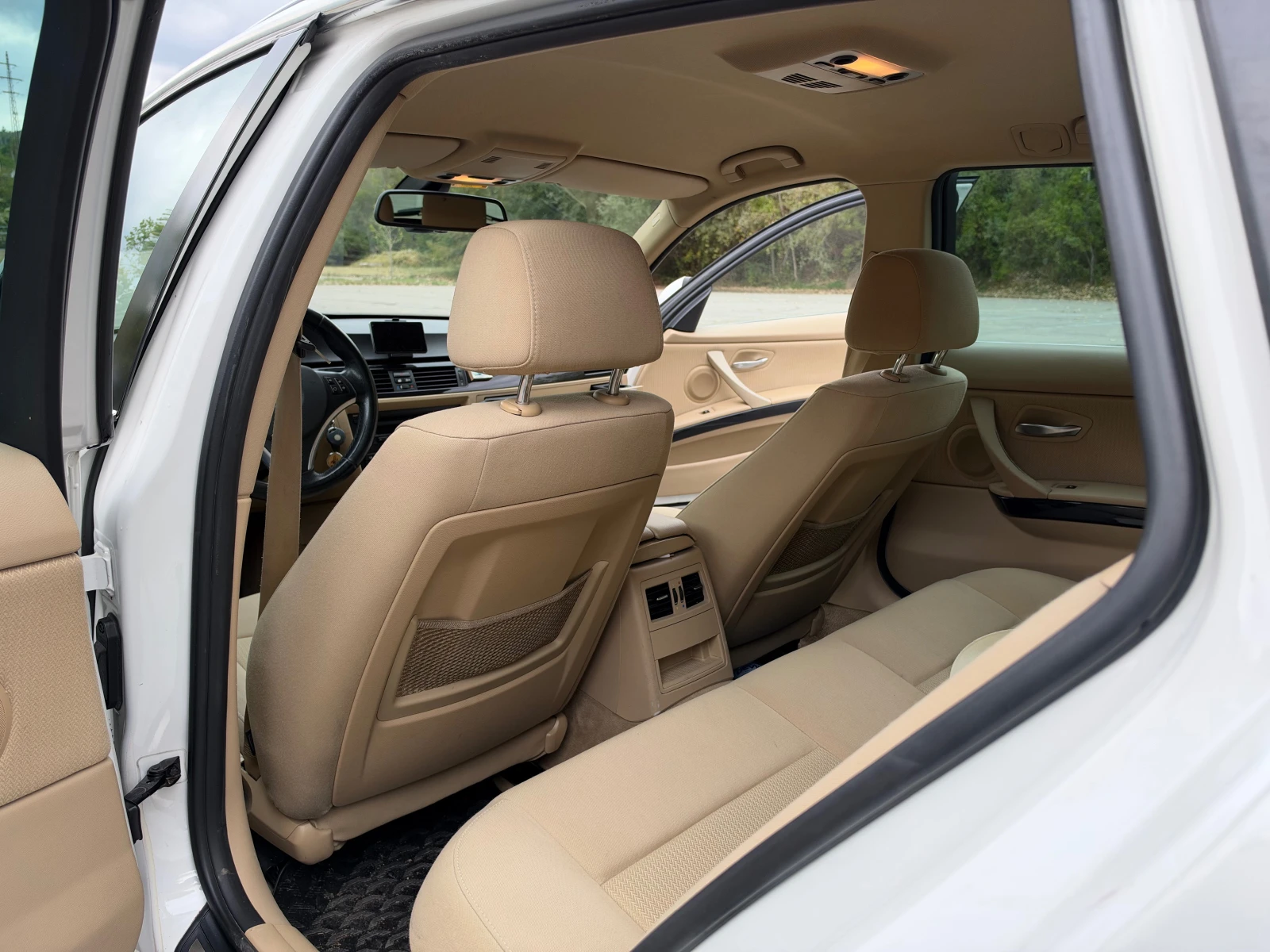 BMW 320 LCI xdrive , снимка 10 - Автомобили и джипове - 56272904