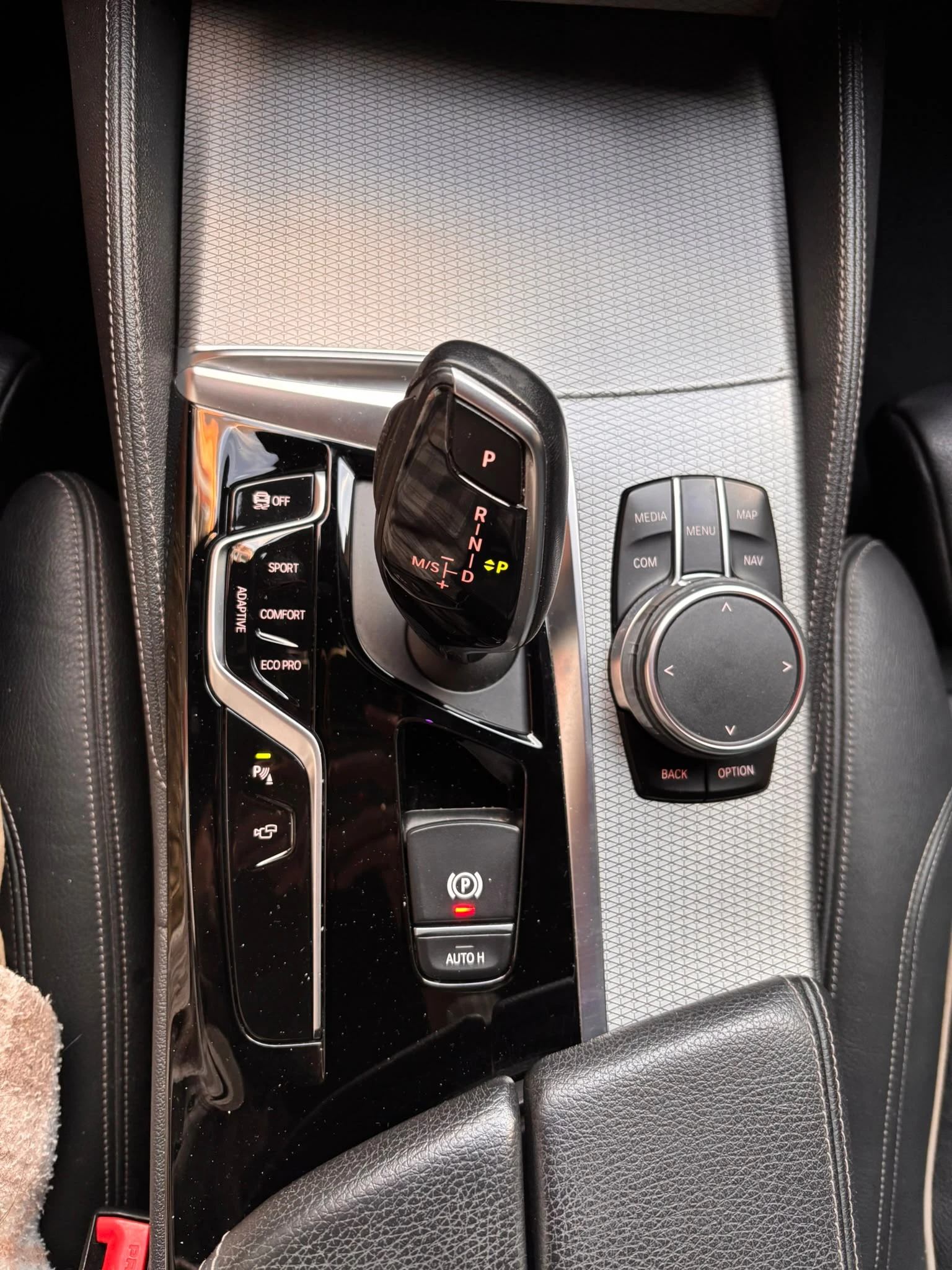 BMW 530 xDrive, снимка 13 - Автомобили и джипове - 56544805