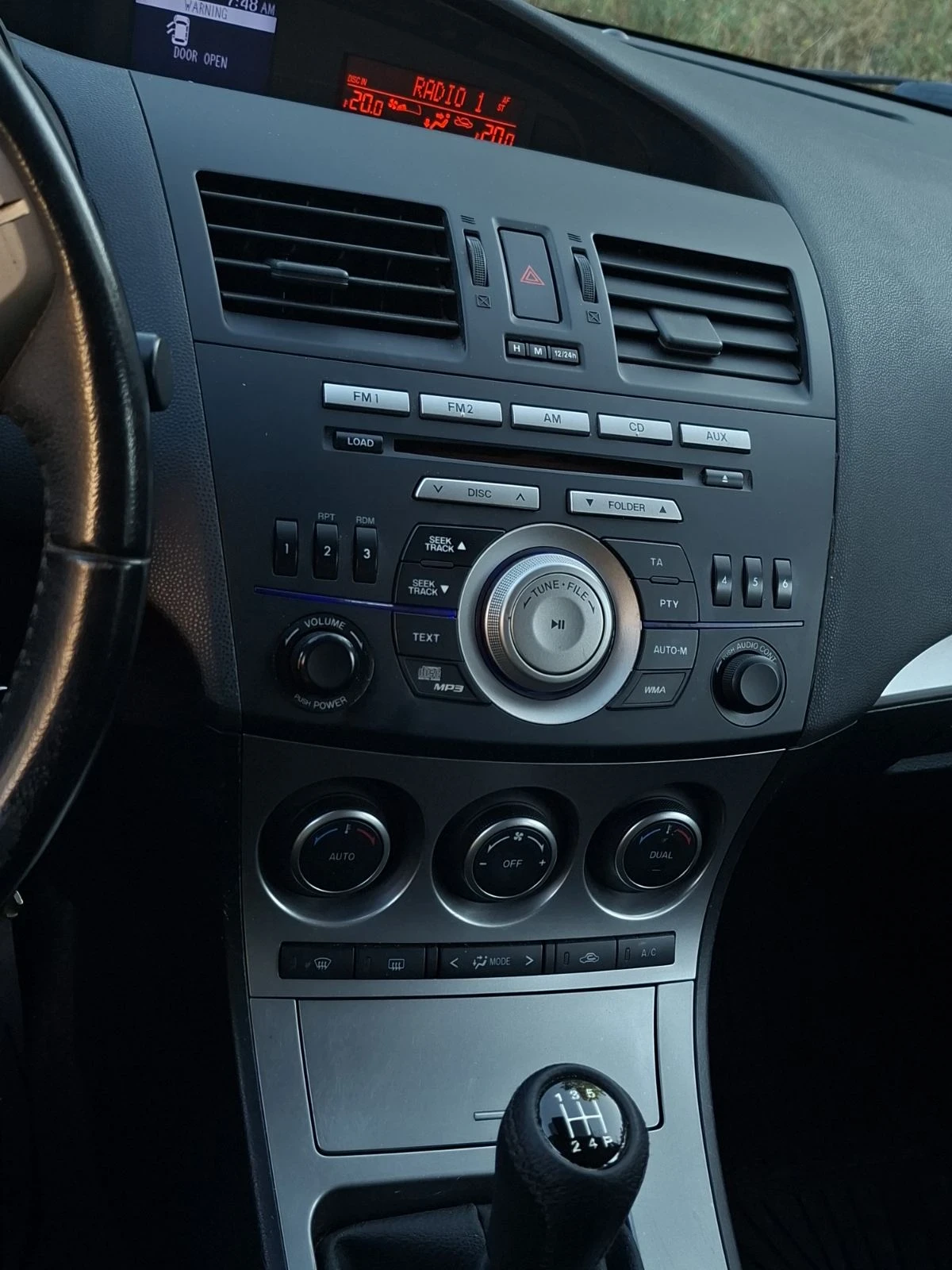 Mazda 3 1.6 i, снимка 10 - Автомобили и джипове - 56642784