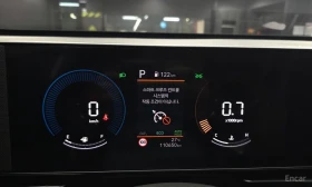 Hyundai Kona 1.6T Premium 4x4* DISTRONIC* ПОДГРЕВ* ОБДУХВАНЕ* , снимка 10