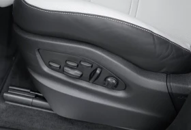 Обява за продажба на Porsche Cayenne S E-Hybrid = NEW = Black Pack Гаранция ~ 265 500 лв. - изображение 4