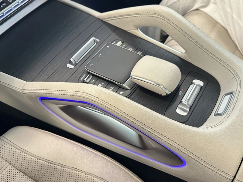 Mercedes-Benz GLS580 AMG/7Sitz/Burm/Pano/ FULL/, снимка 8 - Автомобили и джипове - 50274918