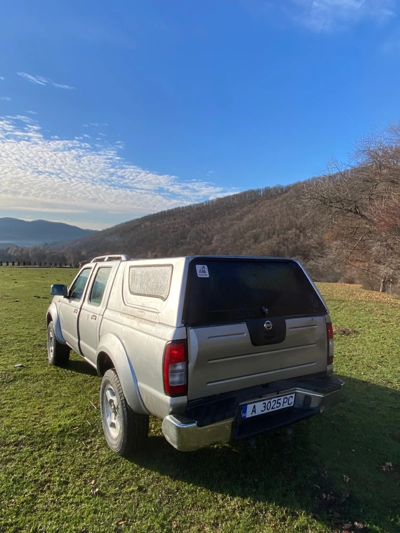 Nissan Navara 2.5, снимка 7 - Автомобили и джипове - 52891478