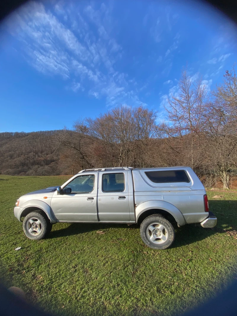 Nissan Navara 2.5, снимка 8 - Автомобили и джипове - 52891478