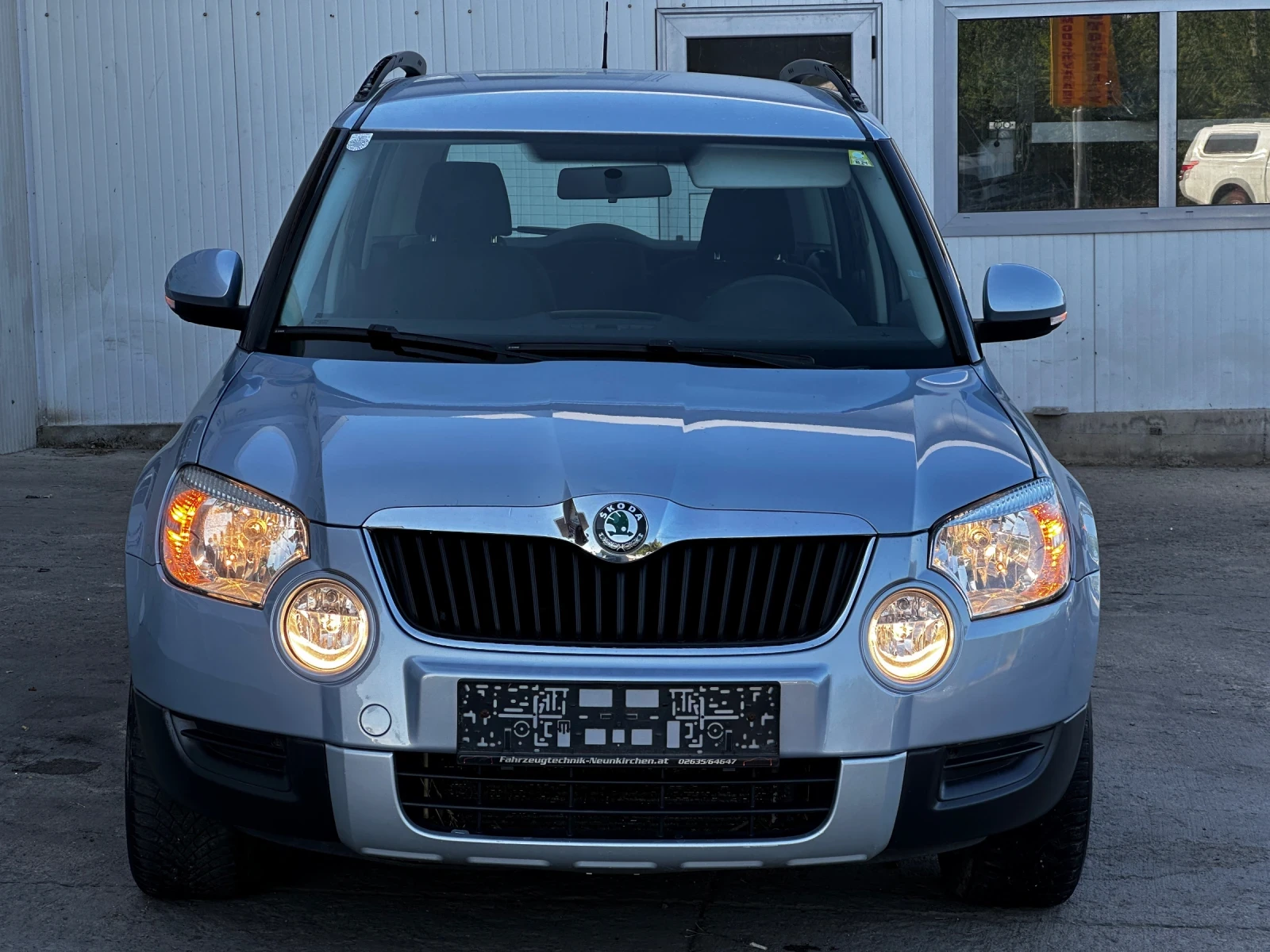 Skoda Yeti 2.0TDI 4x4 - изображение 2