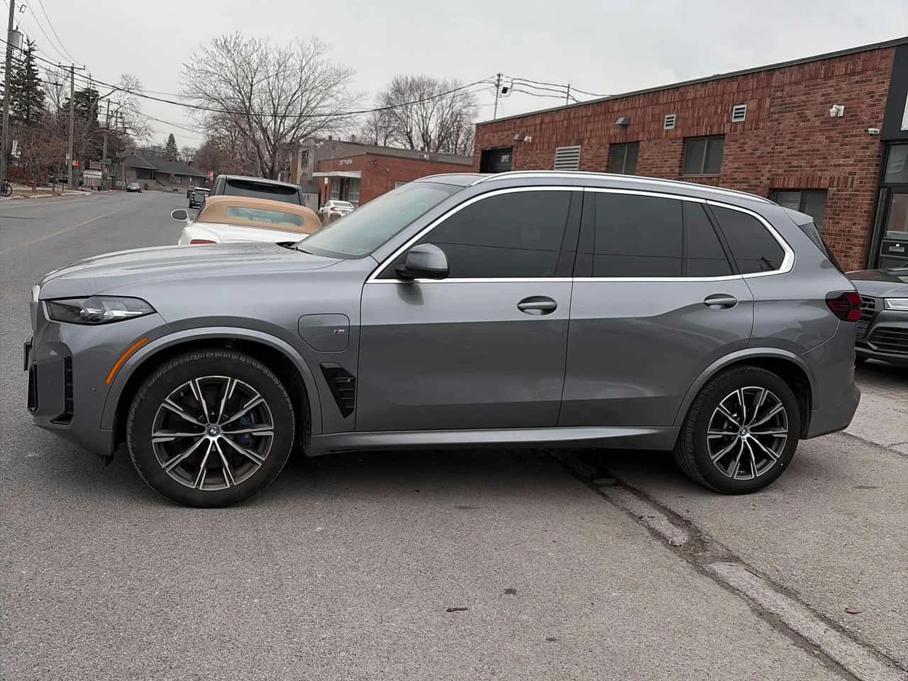 BMW X5 * xDrive50e * DISTRONIC* H/K* ОБДУХВАНЕ* 360* HUD*, снимка 2 - Автомобили и джипове - 54161154