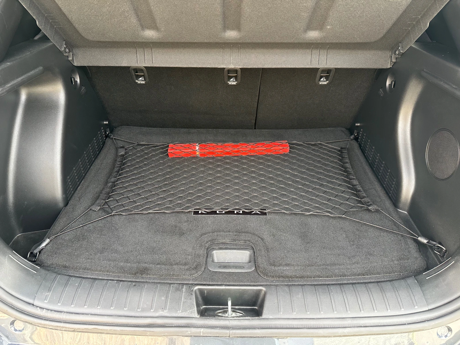 Hyundai Kona 1.6 T-GDI (N-Line) 4x4, снимка 15 - Автомобили и джипове - 54392551