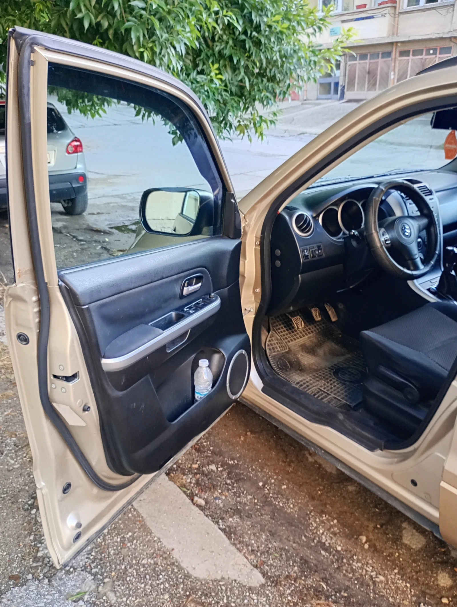 Suzuki Grand vitara 2.0 бензин/газ, снимка 4 - Автомобили и джипове - 54792897