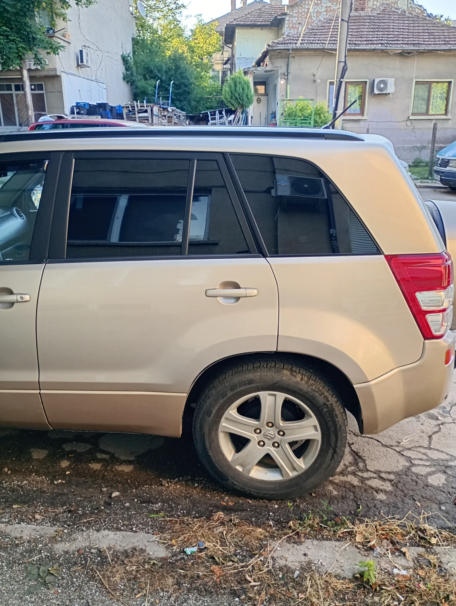 Suzuki Grand vitara 2.0 бензин/газ, снимка 10 - Автомобили и джипове - 54792897