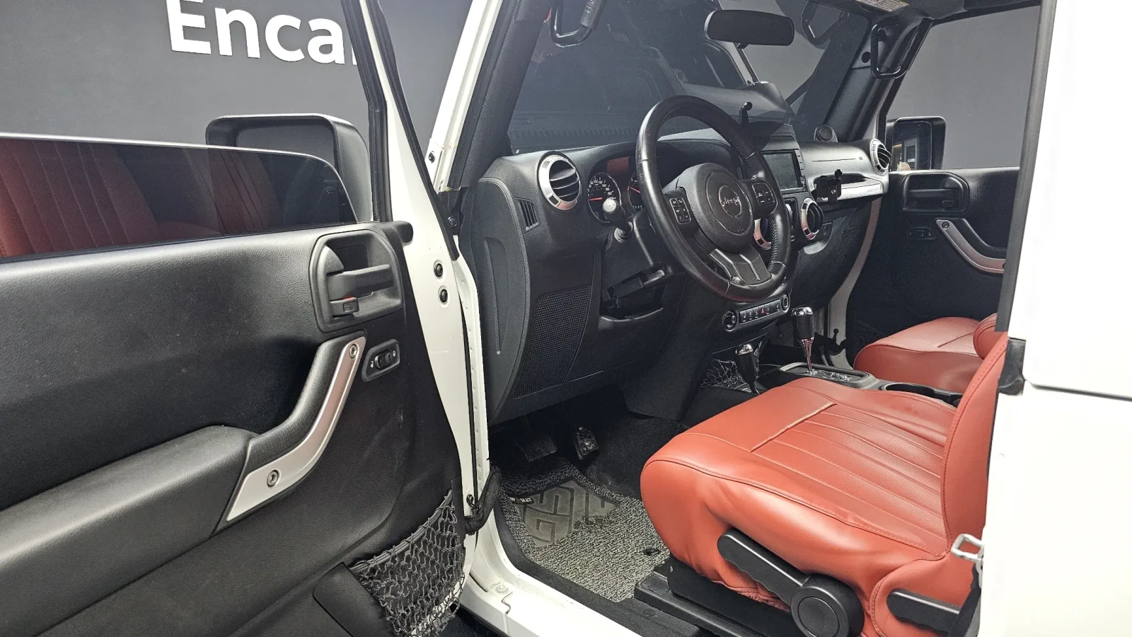 Jeep Wrangler SAHARA | ПОДГРЕВИ | КАМЕРА | НОВИ ГУМИ, снимка 11 - Автомобили и джипове - 55689148