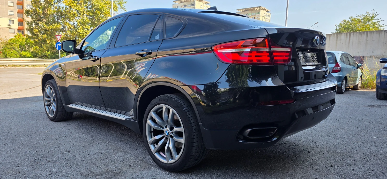 BMW X6 * M50d* FACE* ВАКУУМ* DISTRONIC* ШВЕЙЦАРИЯ, снимка 7 - Автомобили и джипове - 55850145