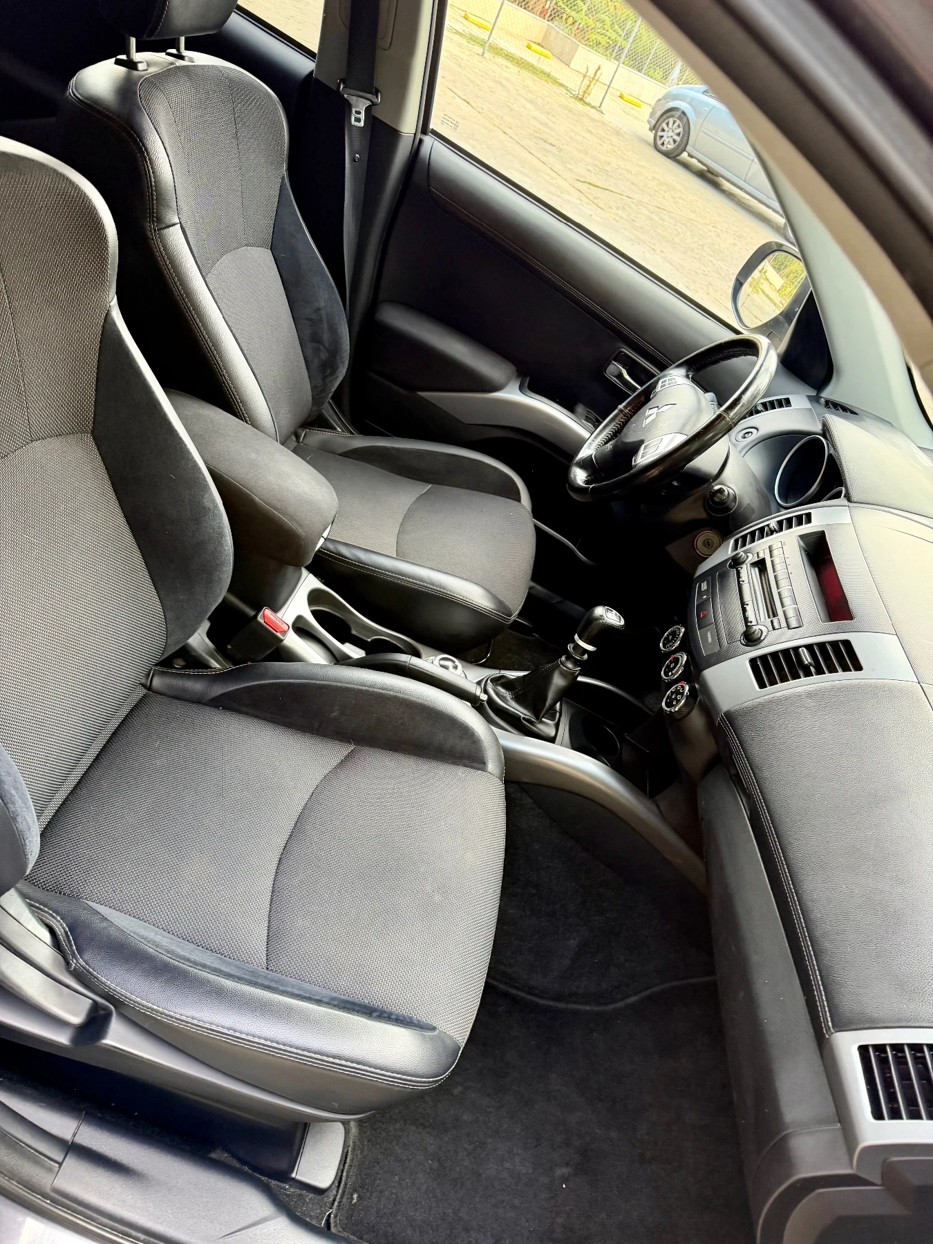 Mitsubishi Outlander 2.2/FACE 177кс., снимка 10 - Автомобили и джипове - 56529158