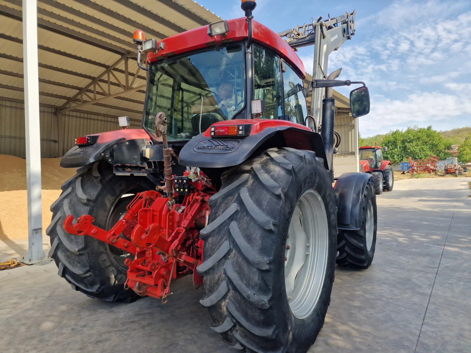 Трактор CASE IH McCormick MC135 - изображение 9