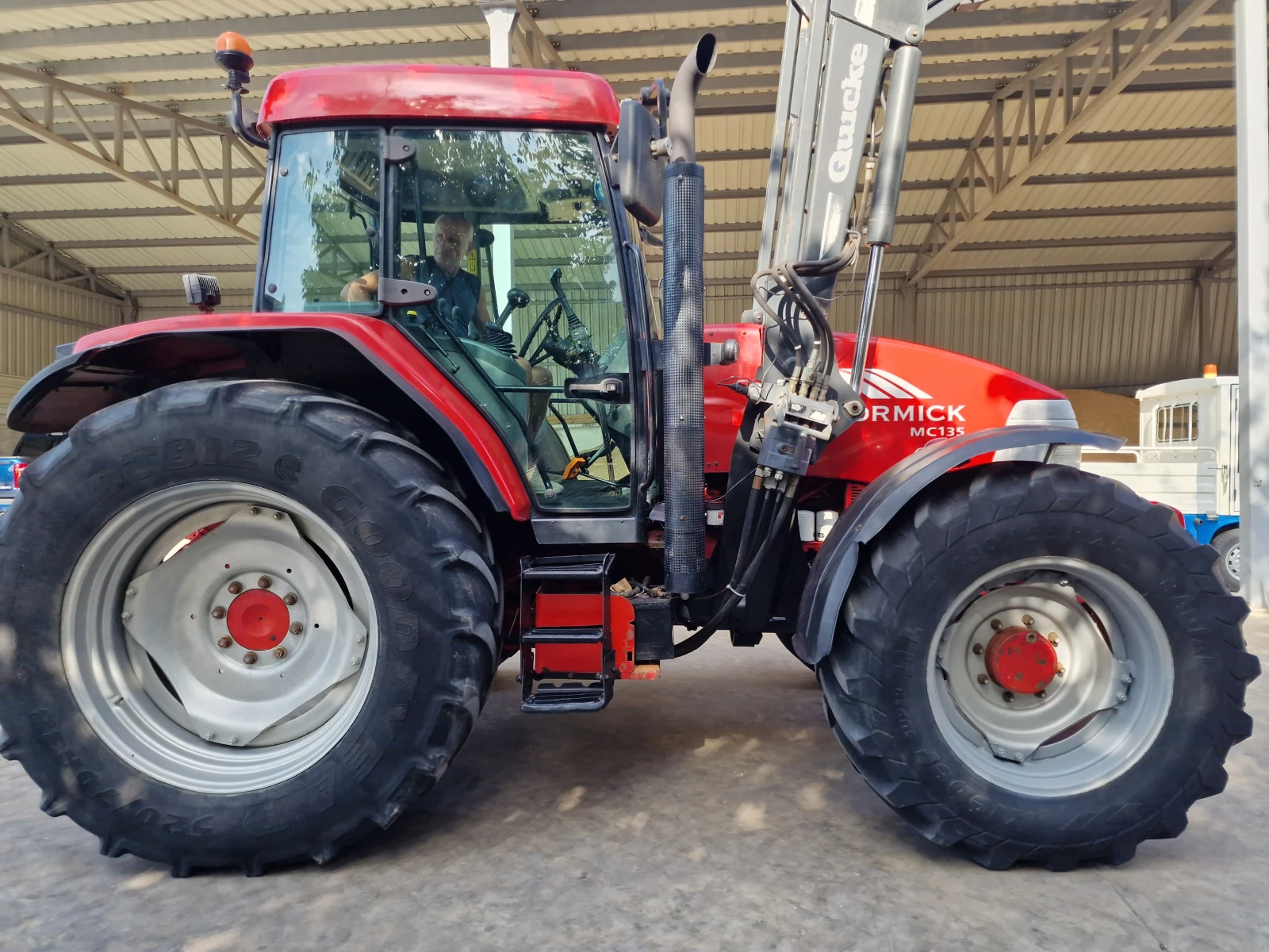 Трактор CASE IH McCormick MC135 - изображение 8