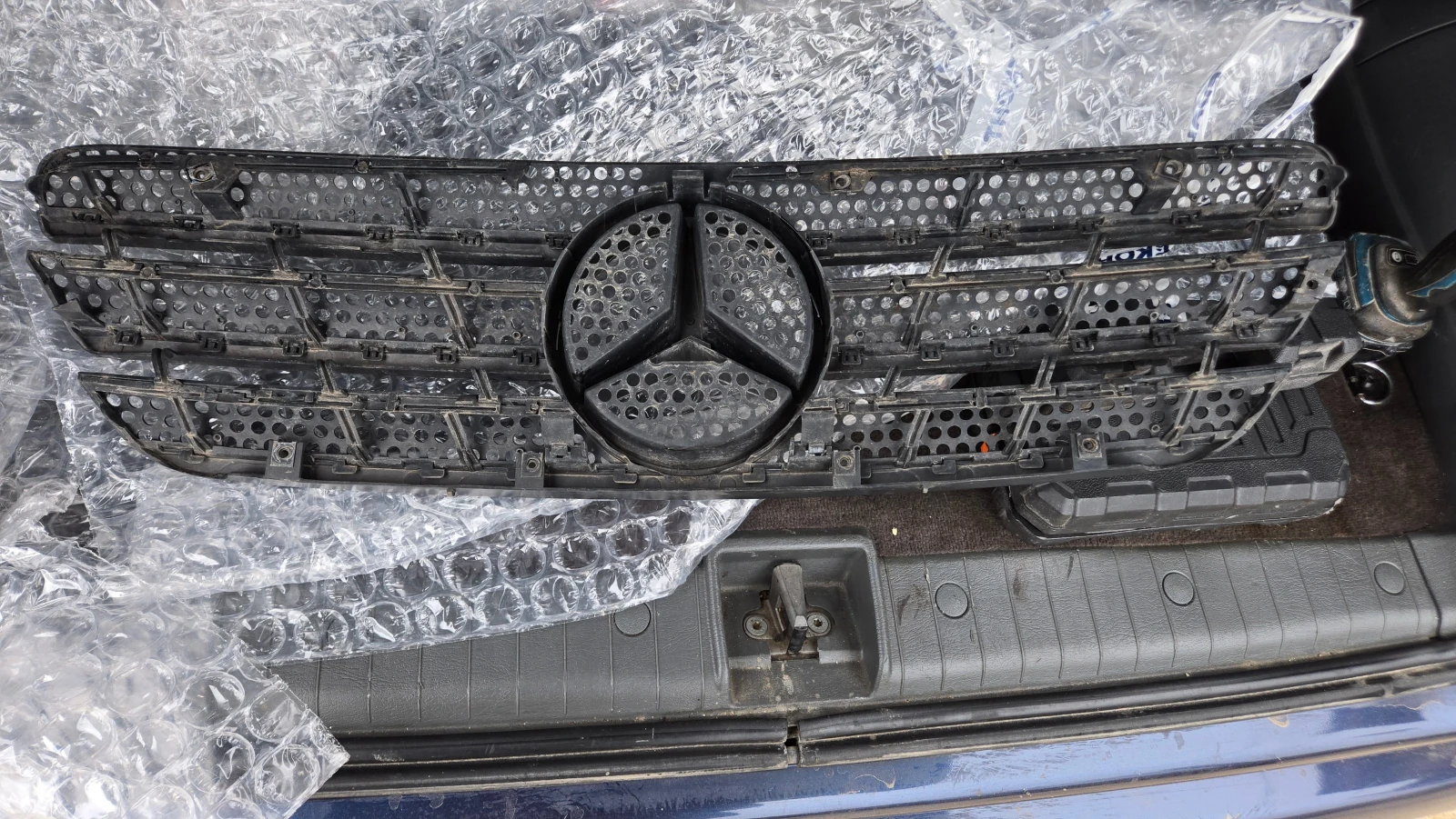 Предна решетка за Мл 163 ( 2000/2005), снимка 2 - Части - 53990748