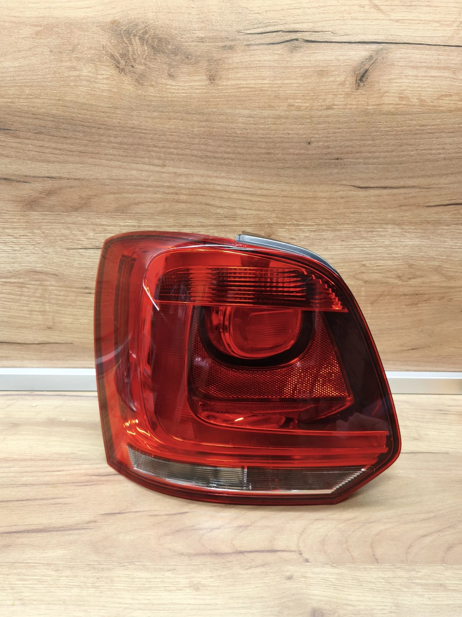 Оригинален ляв и десен стоп VW Polo V 6R (2009-2014г.) 6R0945095G, снимка 2 - Части - 54882133