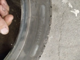 Гуми Зимни 215/50R17, снимка 1 - Гуми и джанти - 47870300