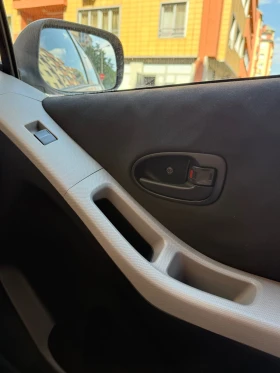 Toyota Yaris Хечбек , снимка 11
